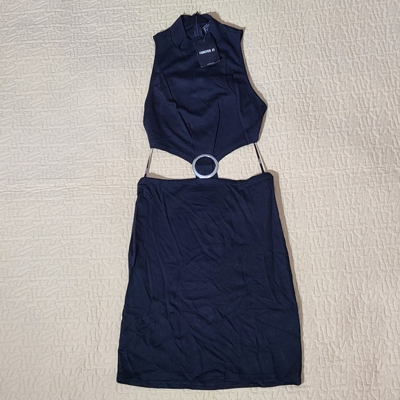 Forever 21 Dresses & Skirts - Forever 21 O ring cutout sleeveless halter top midi dress size L